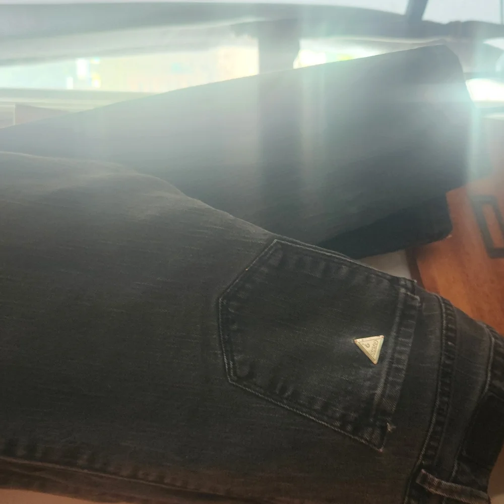 Guess Women's Black Jeans - Picture 6 of 7